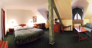 Agh Hotel