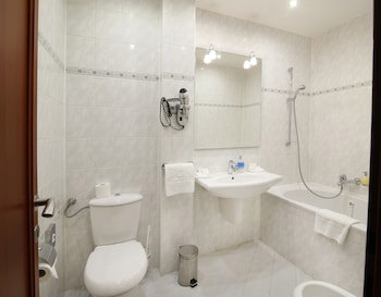 Agh Hotel