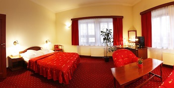 Agh Hotel
