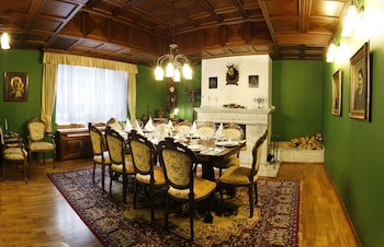 Agh Hotel