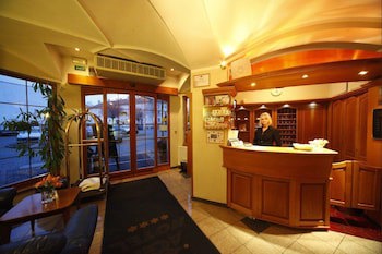 Agh Hotel