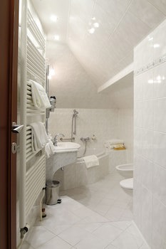 Agh Hotel