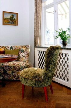 Adels Hotel