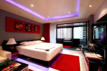 Absolute Bangla Suites (Adults Only)