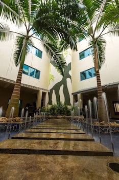 Best Western Premier Accra Airport Hotel