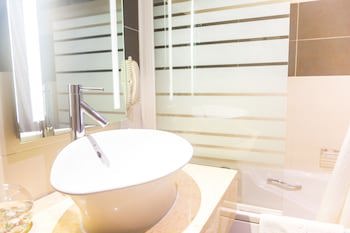 Best Western Premier Accra Airport Hotel