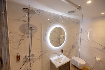 Brisbane House Hotel