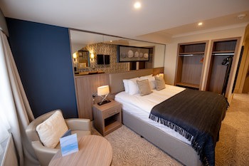 Brisbane House Hotel