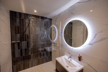 Brisbane House Hotel