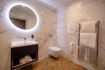 Brisbane House Hotel