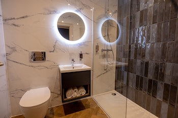 Brisbane House Hotel