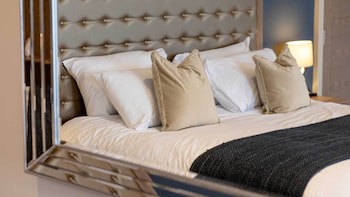 Brisbane House Hotel