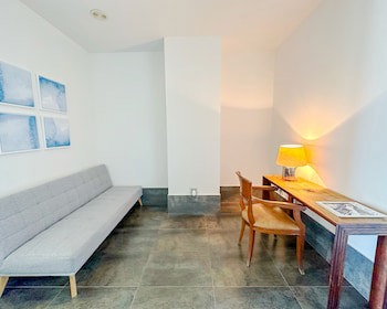 El Coso Hotel