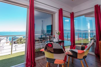 Sea Star Lodge