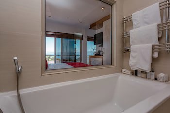 Sea Star Lodge