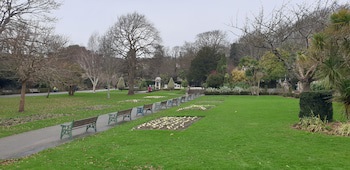 Holly Lodge Guest House