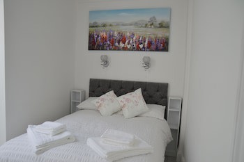 Holly Lodge Guest House