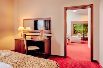 Grand Royal Hotel