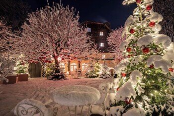 Der Schlosswirt Zu Anif - Biedermeier-Hotel Und Restaurant