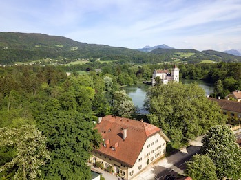 Der Schlosswirt Zu Anif - Biedermeier-Hotel Und Restaurant