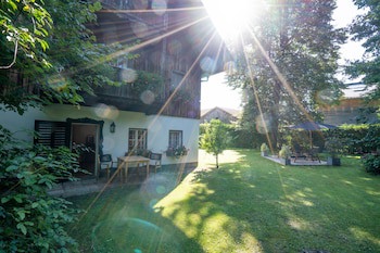 Der Schlosswirt Zu Anif - Biedermeier-Hotel Und Restaurant