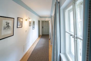Der Schlosswirt Zu Anif - Biedermeier-Hotel Und Restaurant