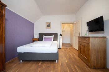 Der Schlosswirt Zu Anif - Biedermeier-Hotel Und Restaurant