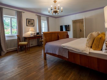 Der Schlosswirt Zu Anif - Biedermeier-Hotel Und Restaurant