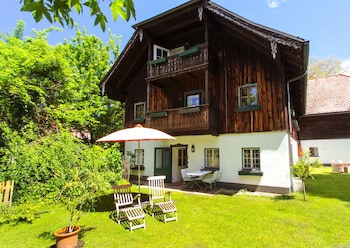 Der Schlosswirt Zu Anif - Biedermeier-Hotel Und Restaurant