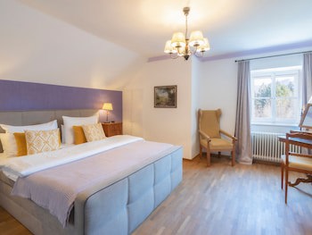 Der Schlosswirt Zu Anif - Biedermeier-Hotel Und Restaurant