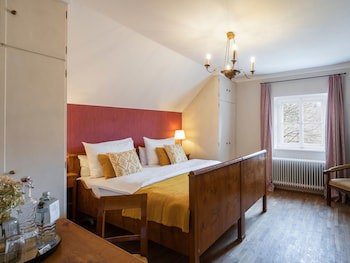 Der Schlosswirt Zu Anif - Biedermeier-Hotel Und Restaurant