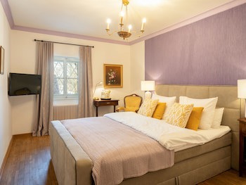 Der Schlosswirt Zu Anif - Biedermeier-Hotel Und Restaurant