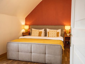 Der Schlosswirt Zu Anif - Biedermeier-Hotel Und Restaurant