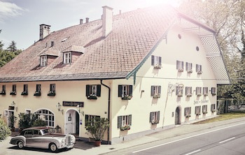 Der Schlosswirt Zu Anif - Biedermeier-Hotel Und Restaurant