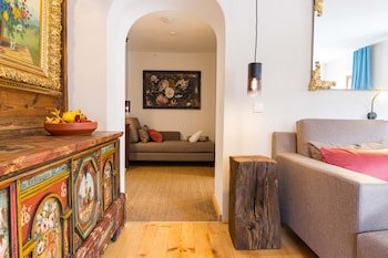 Der Schlosswirt Zu Anif - Biedermeier-Hotel Und Restaurant