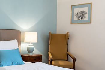 Der Schlosswirt Zu Anif - Biedermeier-Hotel Und Restaurant