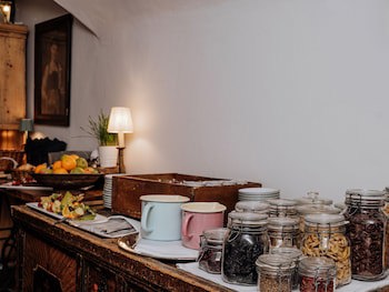 Der Schlosswirt Zu Anif - Biedermeier-Hotel Und Restaurant