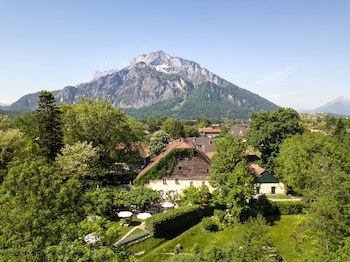Der Schlosswirt Zu Anif - Biedermeier-Hotel Und Restaurant