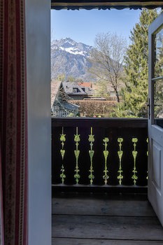Der Schlosswirt Zu Anif - Biedermeier-Hotel Und Restaurant