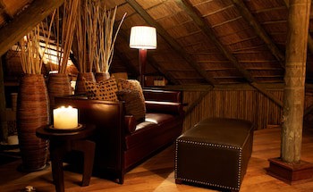 Serena Mivumo River Lodge
