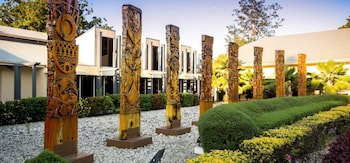 Heritage Park Hotel