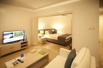Heritage Park Hotel