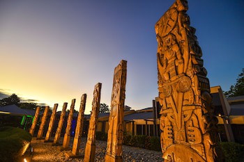Heritage Park Hotel