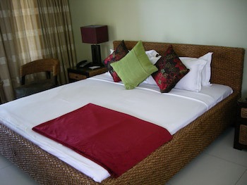 Heritage Park Hotel