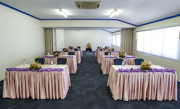 Heritage Park Hotel
