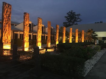 Heritage Park Hotel