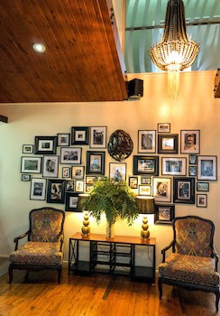 Heritage Park Hotel