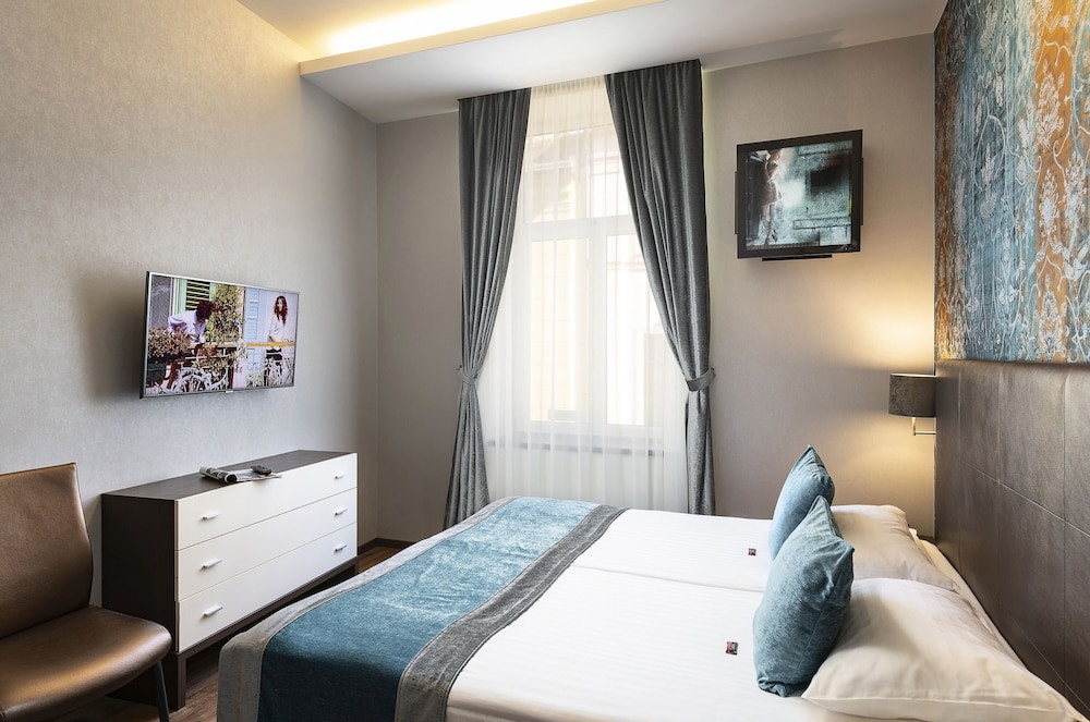 Opera Garden Hotel & Apartments