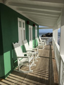 Atlantis Historic Inn