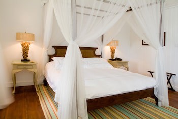 Atlantis Historic Inn